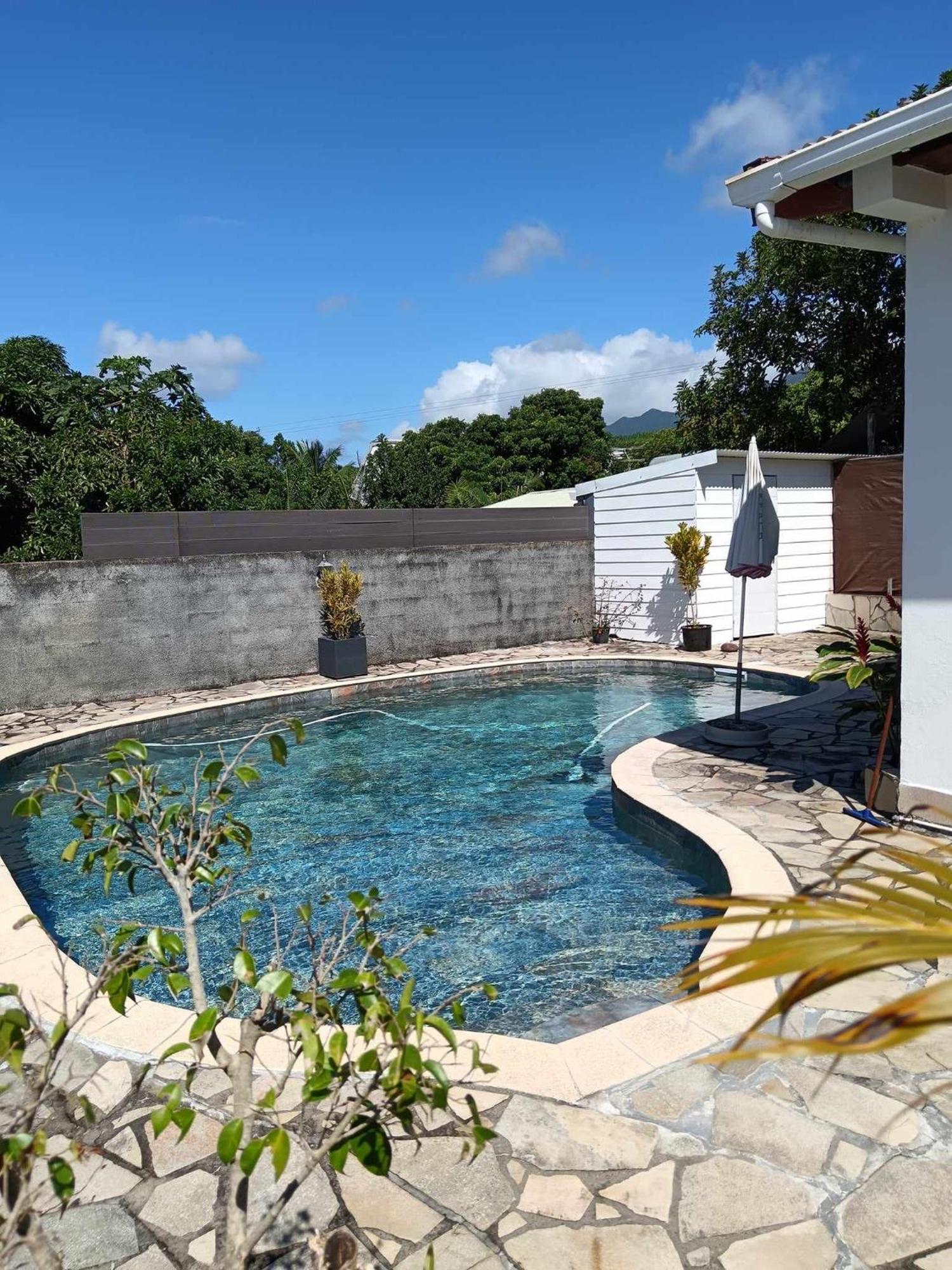 Chez Madame Fabienne Apartment Sainte-Suzanne ภายนอก รูปภาพ