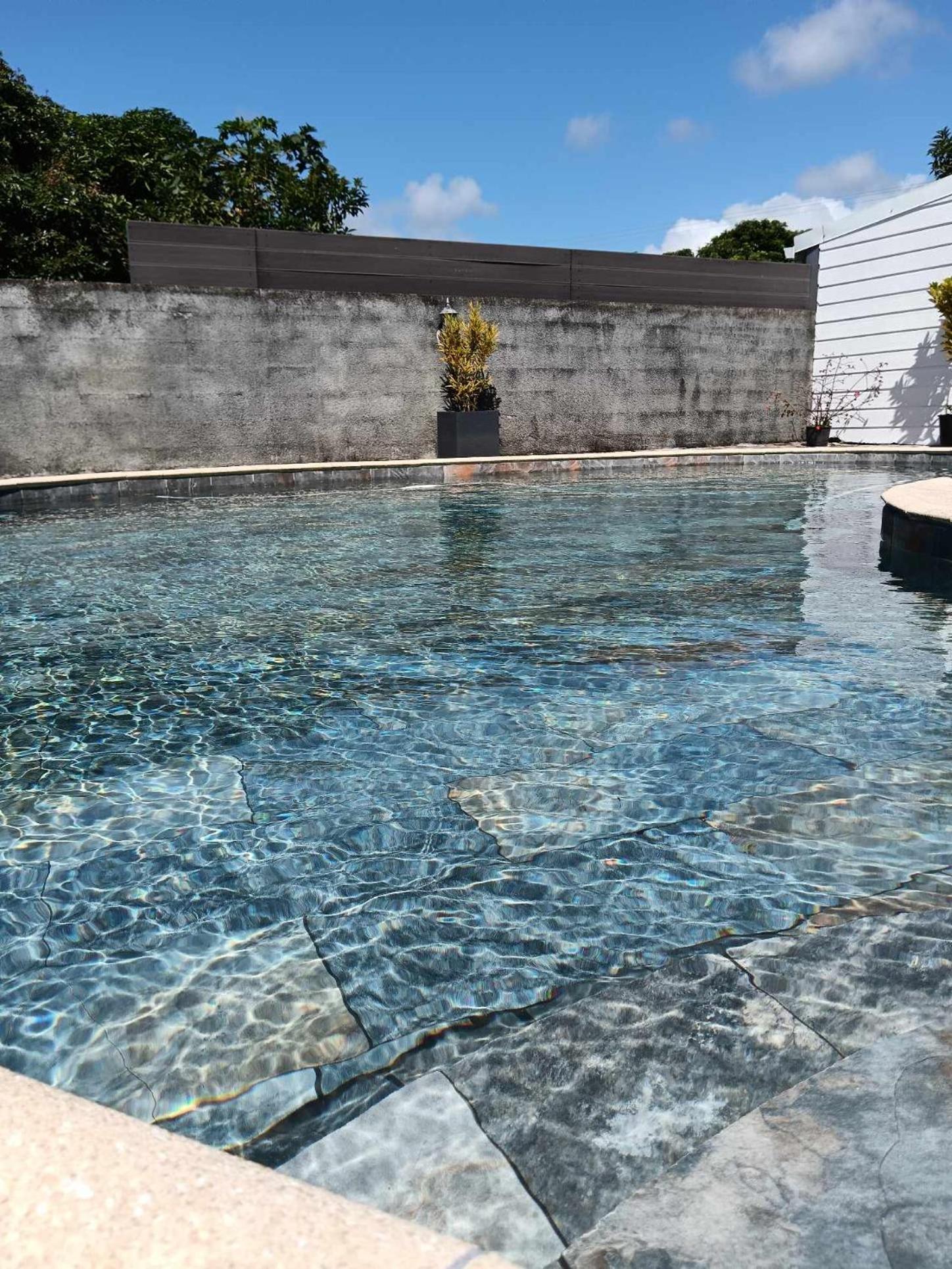 Chez Madame Fabienne Apartment Sainte-Suzanne ภายนอก รูปภาพ